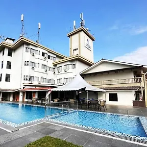 Myangkasa Akademi & Langkawi Pantai Cenang (Langkawi)